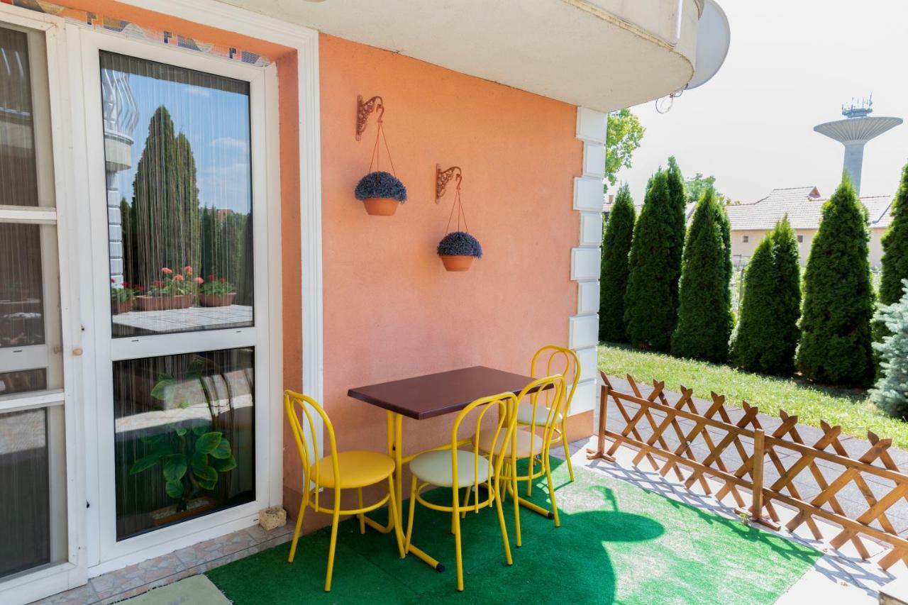 Appartamento ART Éden Hajdúszoboszló Esterno foto